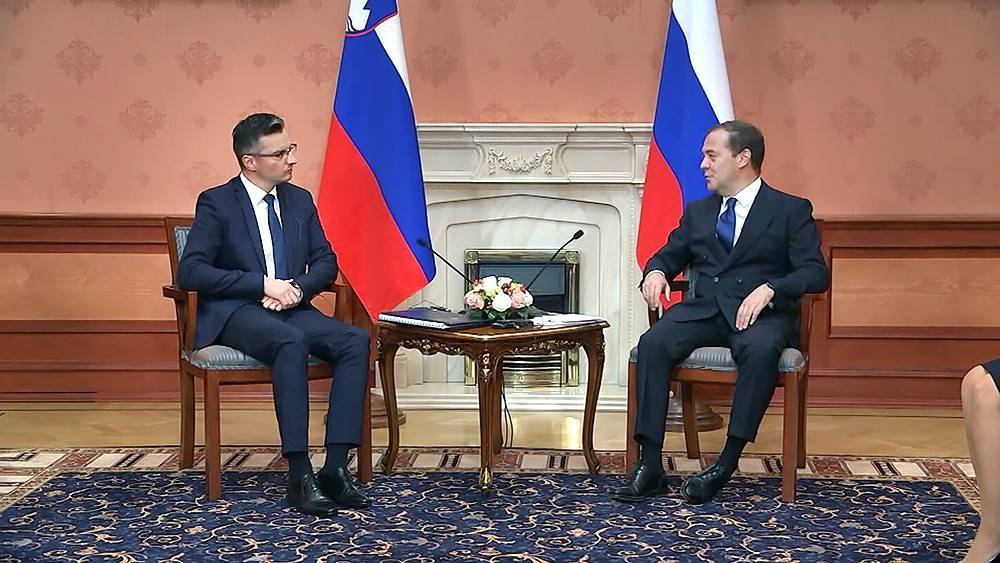 Медведев отметил близкие отношения России и Словении