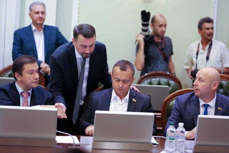 Депутаты «Слуги народа» проголосовали за декриминализацию открытия фиктивных фирм