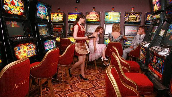 В Крыму один из членов ОПГ попал под суд за организацию азартных игр