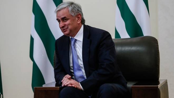 Хаджимба во второй раз избран президентом Абхазии