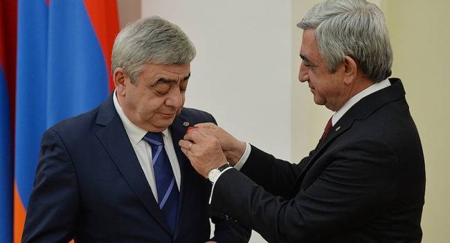 Брату экс-президента Армении предъявили обвинение и объявили в розыск
