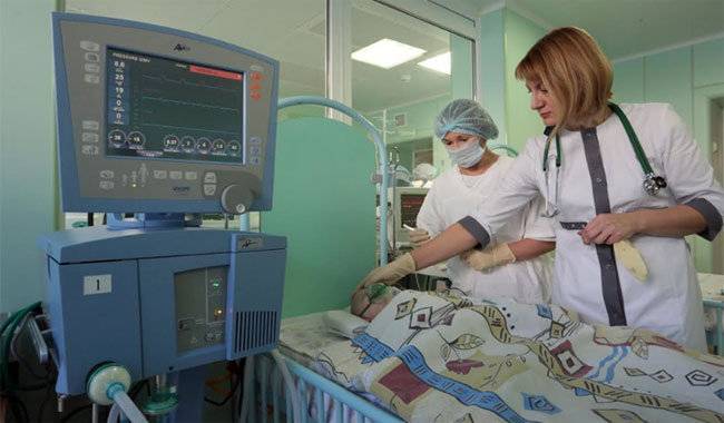 Южноуральские врачи провели уникальную операцию малышу, потерявшему половину крови