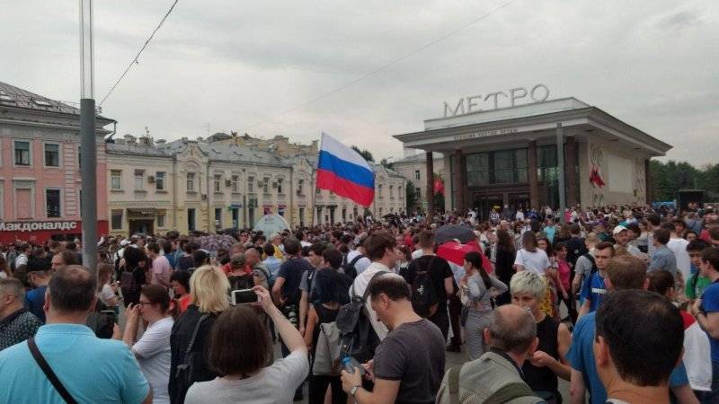 Профессор ВШЭ отметил снижение популярности митингов среди москвичей