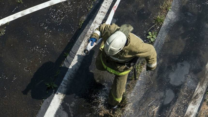 Дорогой отель в Казахстане загорелся после взрыва газового баллона