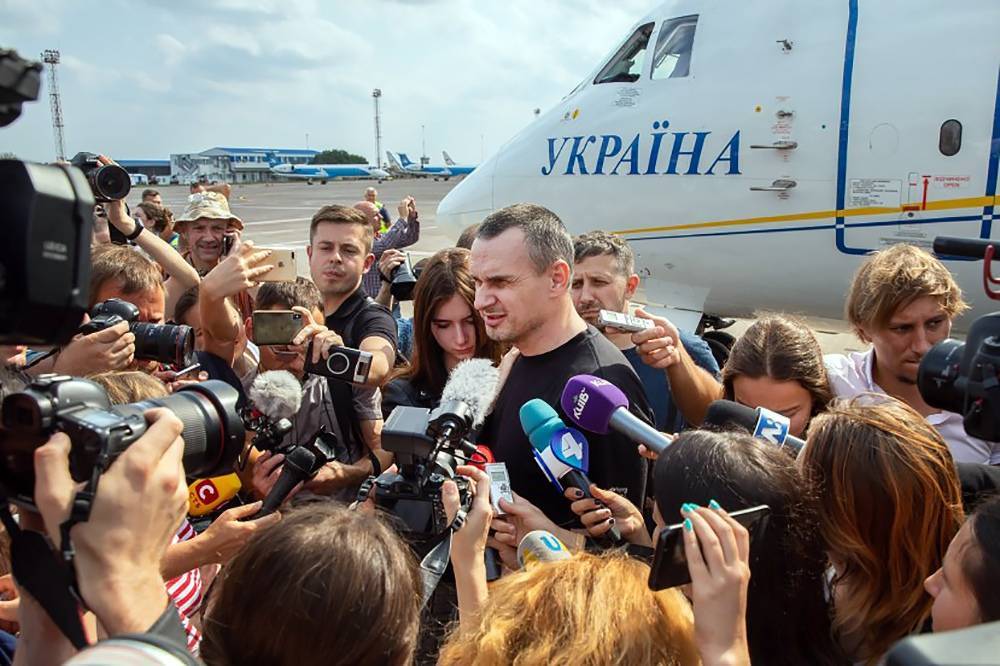 Освобожденный Сенцов собрался в Крым на танке