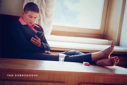 Савченко пришла в Раду и закинула ноги на стол