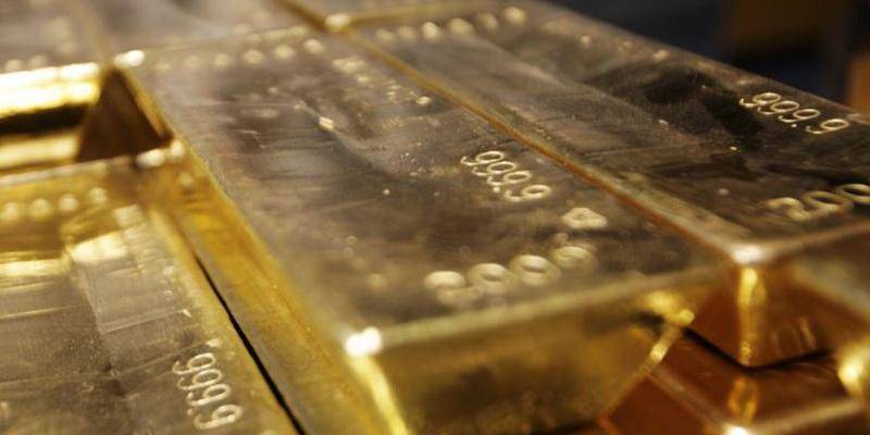 Отказ от доллара в пользу золота принес России миллиарды