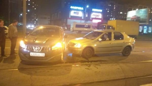 Пьяного водителя привязали к машине после ДТП в Петербурге
