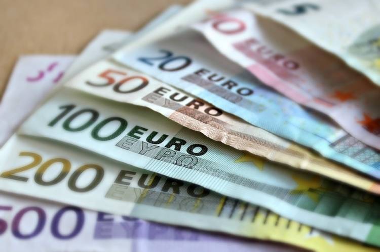 Курс евро опустился до 72 рублей