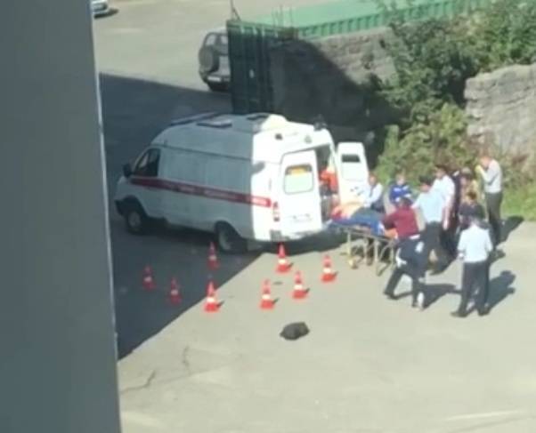 В Южно-Сахалинске погиб сотрудник ГИБДД, выпавший из окна на месте работы