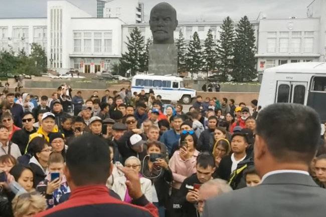 После выборов народ власти не нужен: эксперт оценил попытки погасить протест в Улан-Удэ