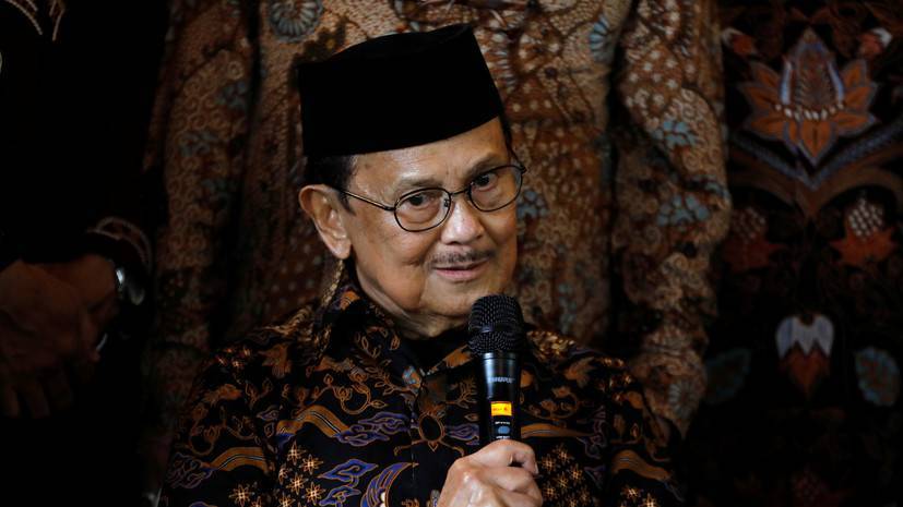Умер бывший президент Индонезии Хабиби