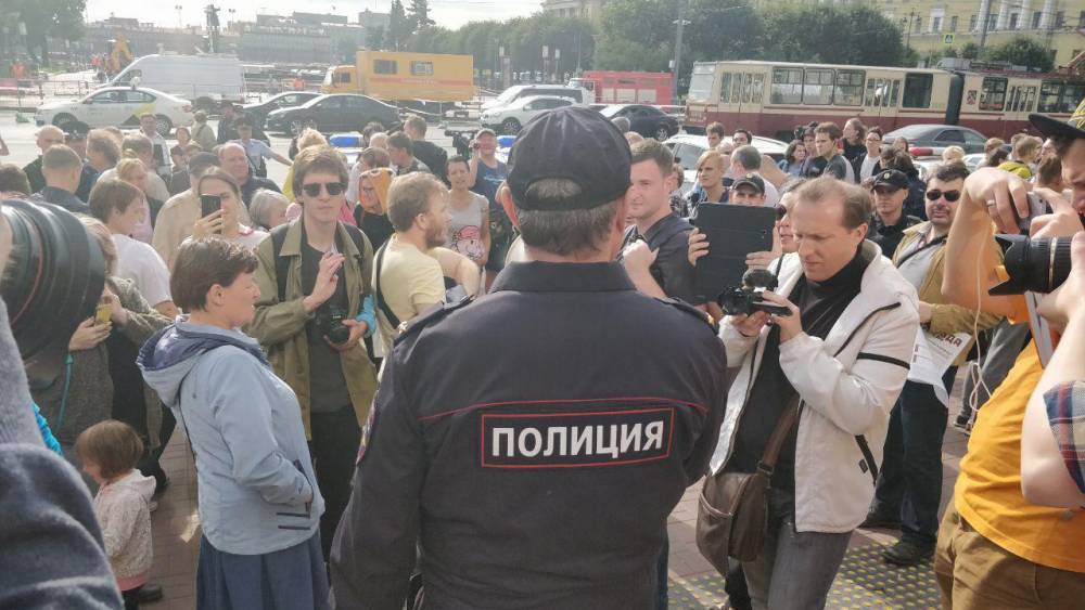 Россияне осознали бесполезность «оппозиции» во главе с Навальным, заявил депутат Госдумы