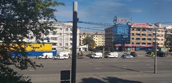 В центре Челябинска маршрутка въехала в бетонное ограждение