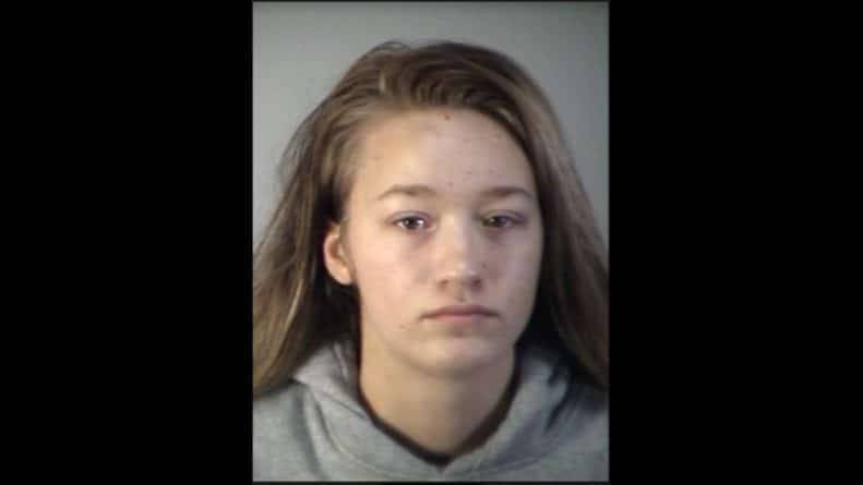 17-летняя девочка из Флориды украла банковскую карту пыталась родителей, чтобы нанять киллера и убить их