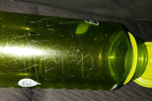 Послание в бутылке спасло жизнь трем американским туристам