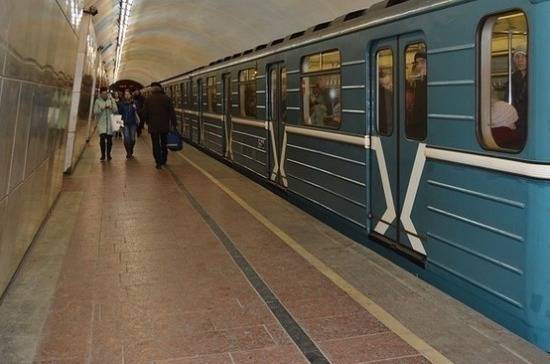 Женщины смогут управлять поездами метро в Москве с 2021 года