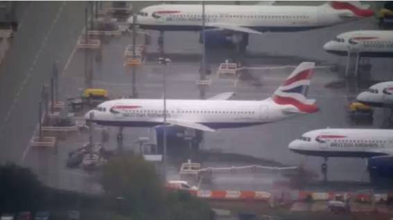 Крупнейшая британская авиакомпания отменила все рейсы из-за забастовки