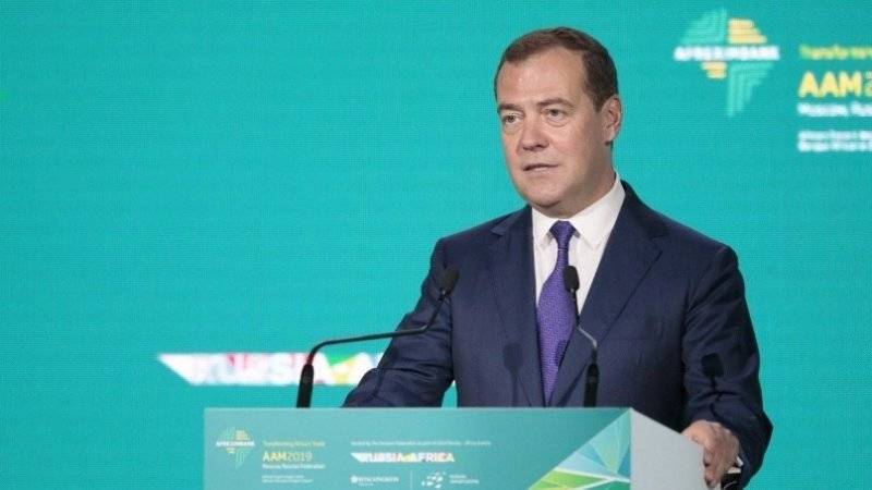 Стране нужны частные детские сады, считает Медведев