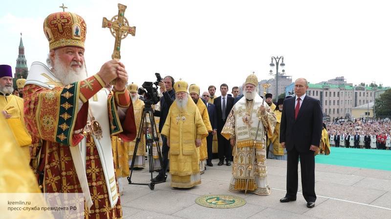 Патриарх Кирилл поздравил Беглова с победой на выборах губернатора Санкт-Петербурга