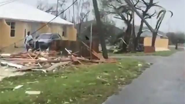 Жертвами урагана "Дориан" на Багамах стали 50 человек