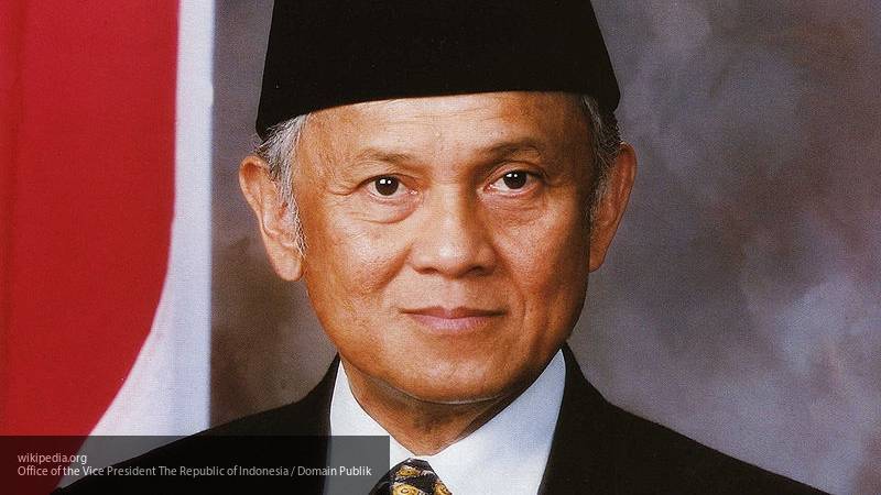 Экс-президент Индонезии Юсуф Хабиби скончался в возрасте 83 лет