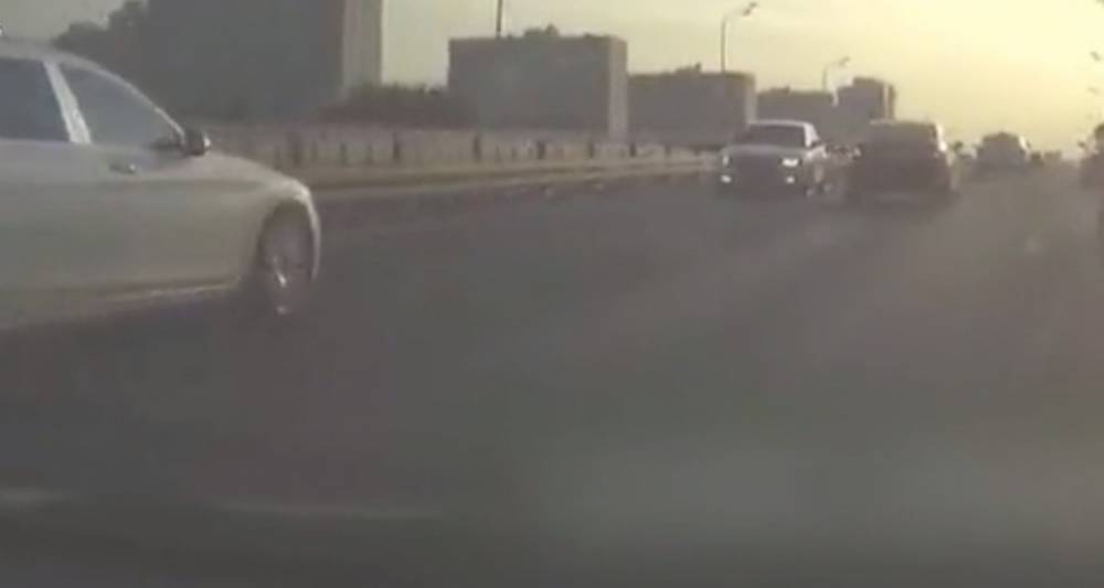 Задержан водитель свадебного кортежа за движение задним ходом по шоссе