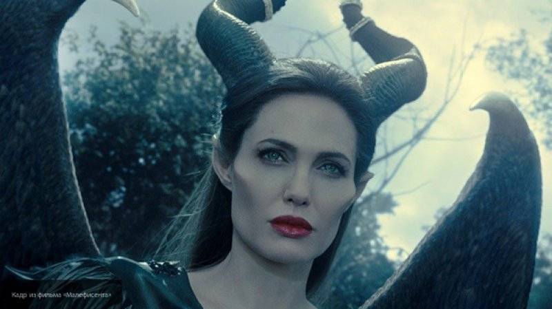 Видео с превращением Анджелины Джоли в Малефисенту появилось в Сети