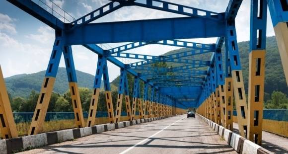 Специалисты начали ремонт Станично-Луганского моста в ЛНР