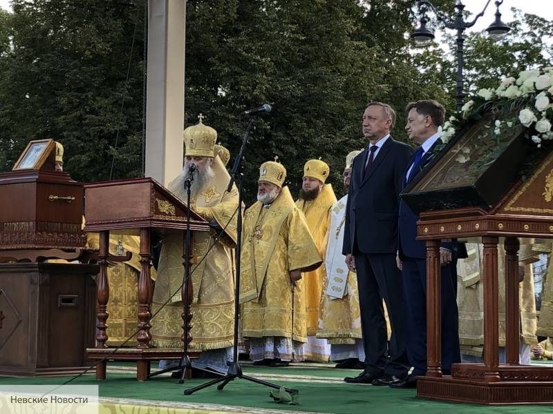 Беглов поздравил верующих с памятной датой перенесения мощей Александра Невского
