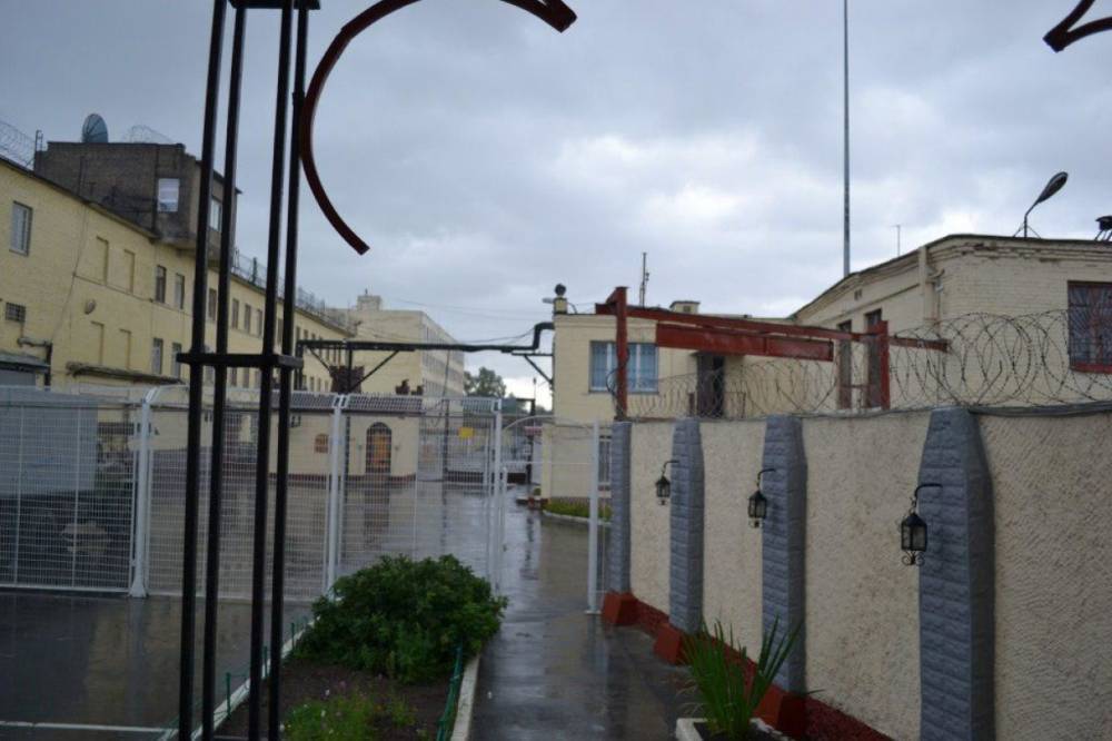 В двух тюрьмах УФСИН Петербурга случились перебои с подачей электричества