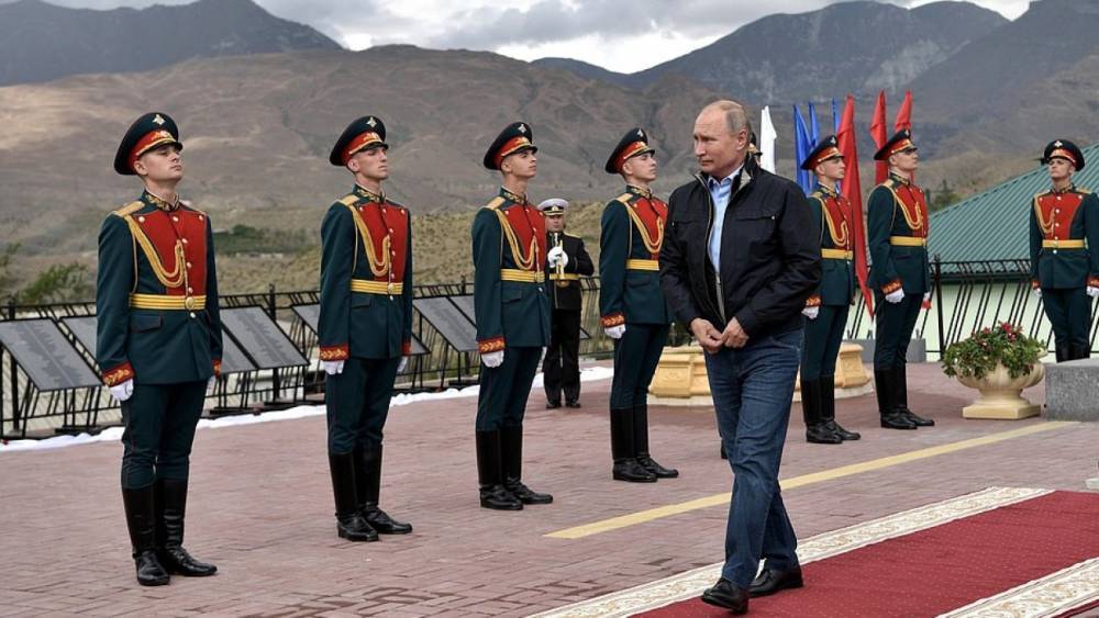 Путин намерен встретиться с Нурмагомедовым в Дагестане