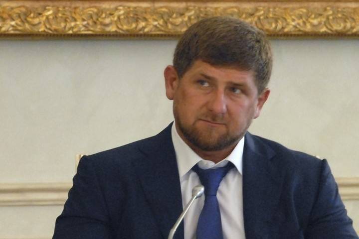 Трех чеченок заставили извиниться за просьбу к Кадырову