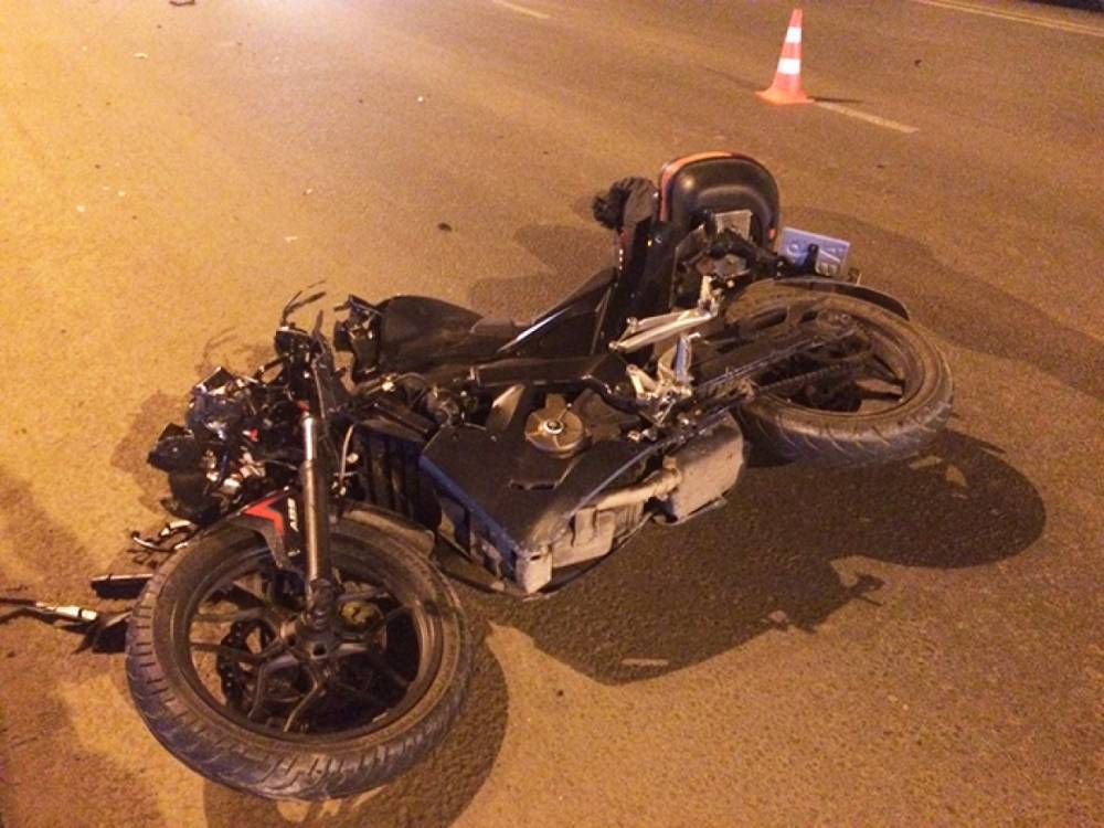 В Корткеросском районе пьяный 33-летний мотоциклист опрокинулся на трассе