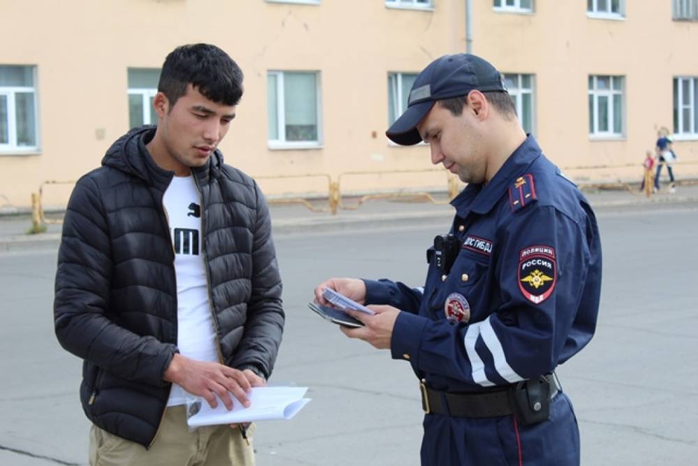 13 мигрантов в Череповце лишились на три года права въезда в Россию