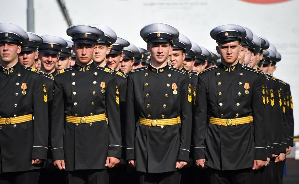 Путин поручил Минобороны создать филиалы Нахимовского училища при всех флотах