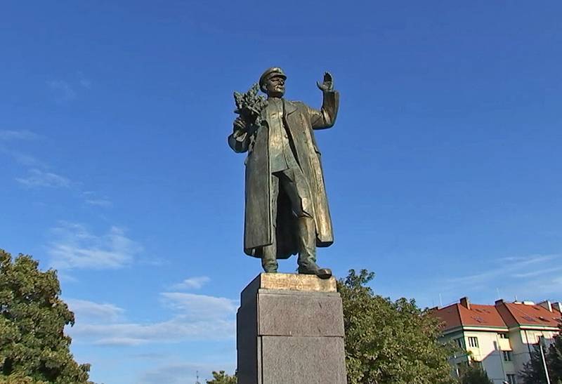 Памятник маршалу-освободителю в Праге перенесут на "достойное место"