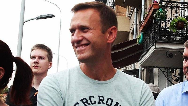 Обыски по делу об отмывании денег прошли у членов шайки Навального в более чем 30 городах