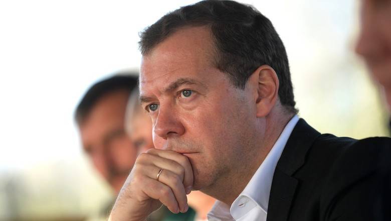 Медведев: пострадавшую от наводнения Иркутскую область восстановят к 2023 году