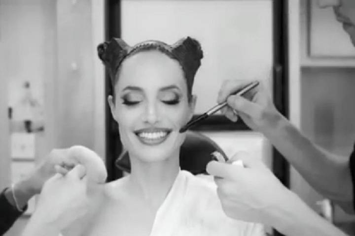 Опубликовано видео, как Джоли накладывают грим Малефисенты