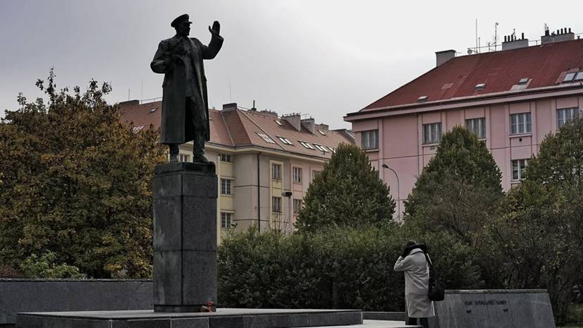 Посольство России в Чехии возмутилось решением по памятнику Коневу