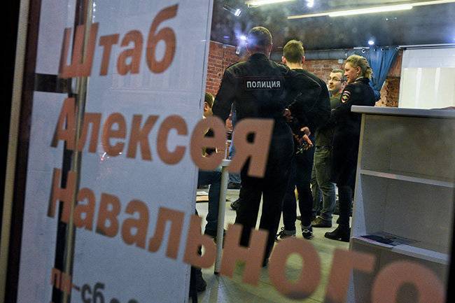 38 городов и свыше 150 обысков: власть взялась за штабы Навального