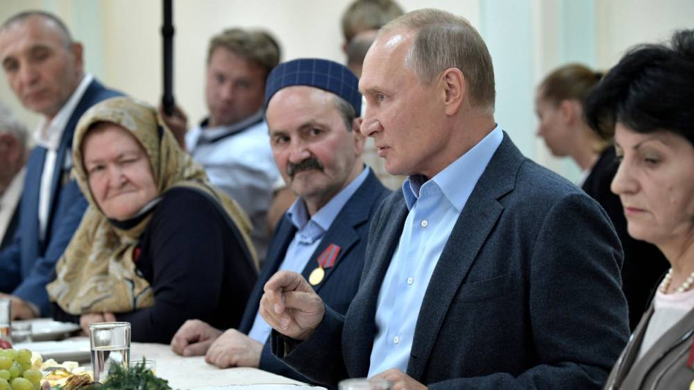 Путин заявил, что с Россией не сможет справиться слюнтяй