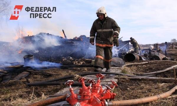 В Нижнем Новгороде на площади в 5 тысяч «квадратов» горел склад ГСМ