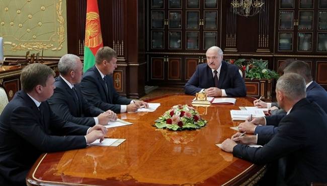 Лукашенко рассказал о тех, кто «целится в президента, расшатывая страну»