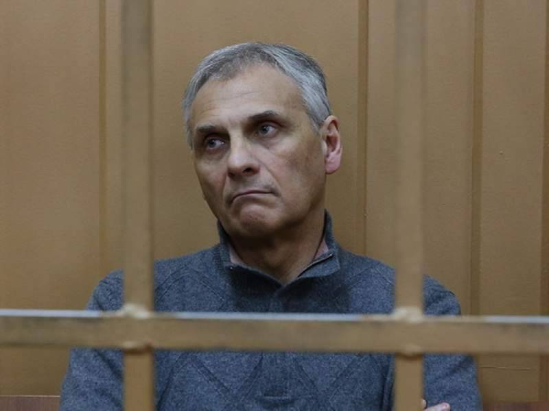 Верховный суд отменил решения об аресте проворовашегося на миллиарды губернатора Хорошавина