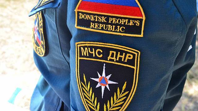 Трое сотрудников МЧС ранены при обстреле в ДНР