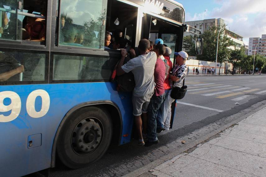 Куба из-за топливного кризиса может остаться без света, транспорта и продовольствия