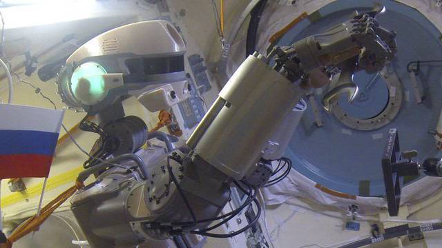 В Академии космонавтики назвали причины "отставки" робота "Федора"