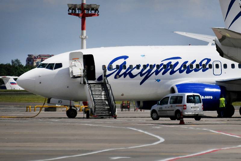 У летевшего в Хабаровск самолета треснула форточка в кабине пилотов